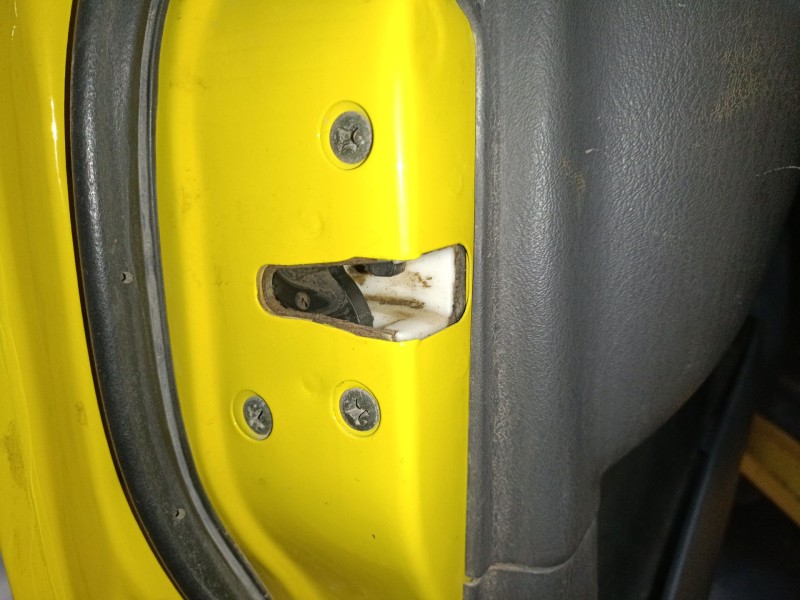 Recambio de cerradura puerta delantera izquierda para mitsubishi l200 (k7_t, k6_t, k5_t) 2.5 td 4wd (k74t) referencia OEM IAM   