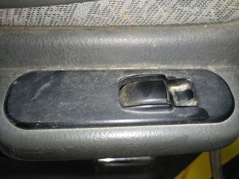 Recambio de mando elevalunas trasero izquierdo para mitsubishi l200 (k7_t, k6_t, k5_t) 2.5 td 4wd (k74t) referencia OEM IAM   