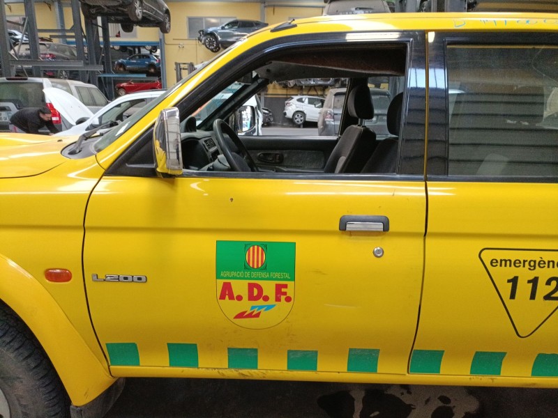 Recambio de puerta delantera izquierda para mitsubishi l200 (k7_t, k6_t, k5_t) 2.5 td 4wd (k74t) referencia OEM IAM   