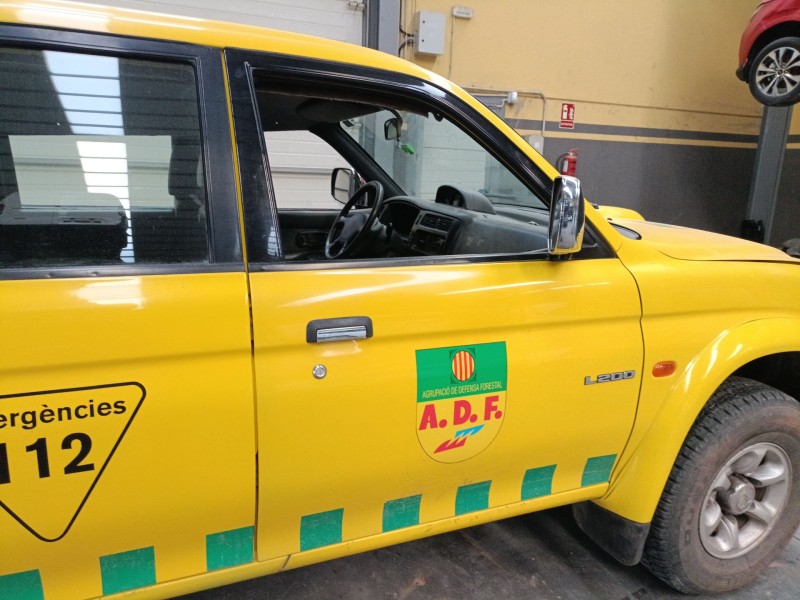 Recambio de puerta delantera derecha para mitsubishi l200 (k7_t, k6_t, k5_t) 2.5 td 4wd (k74t) referencia OEM IAM   