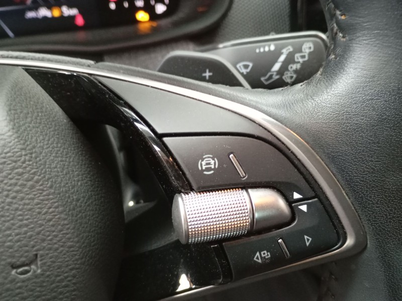 Recambio de volante para skoda scala (nw1) 1.0 tsi referencia OEM IAM   