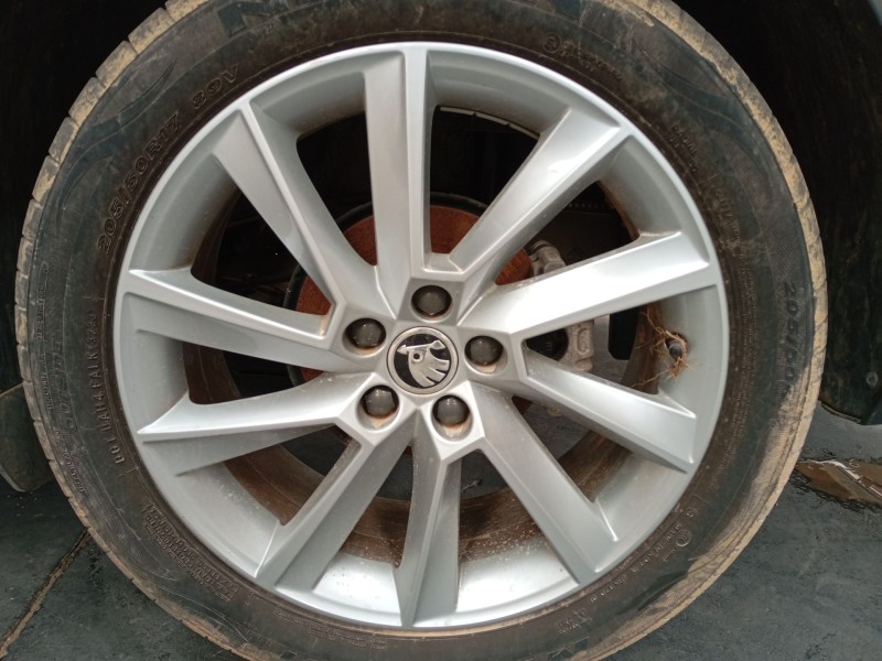 Recambio de juego llantas sin neumatico para skoda scala (nw1) 1.0 tsi referencia OEM IAM 17 PULGADAS  
