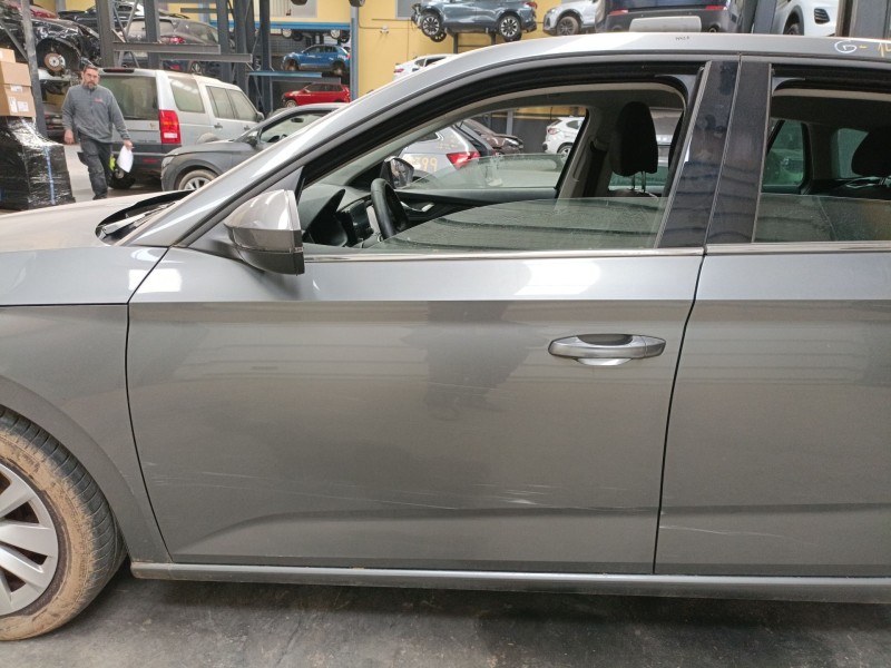 Recambio de puerta delantera izquierda para skoda scala (nw1) 1.0 tsi referencia OEM IAM   