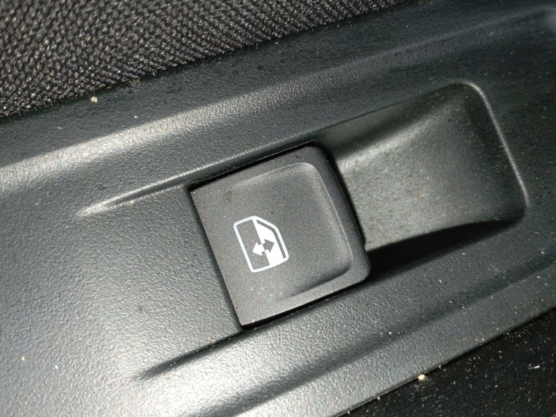 Recambio de mando elevalunas trasero izquierdo para skoda scala (nw1) 1.0 tsi referencia OEM IAM   