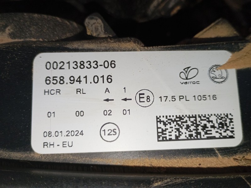 Recambio de faro derecho xenon para skoda kamiq (nw4) 1.0 tsi referencia OEM IAM 658941016  