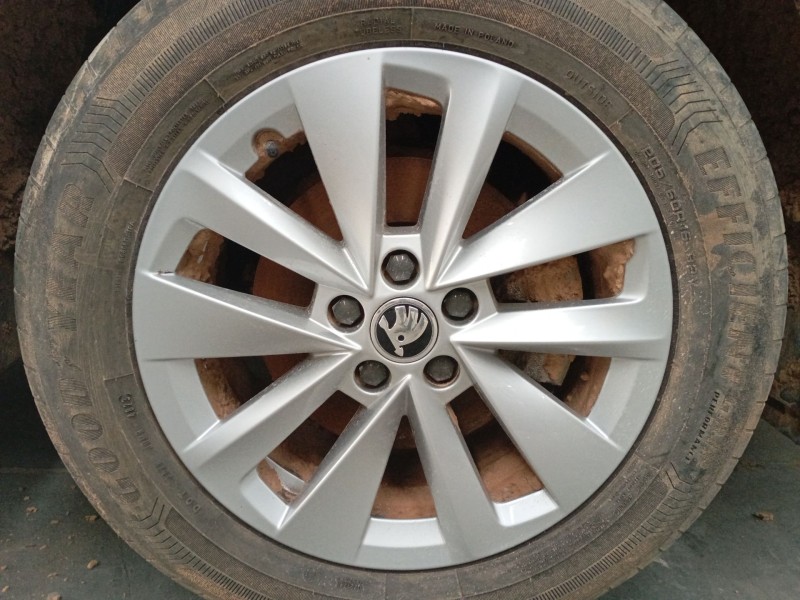 Recambio de llanta sin neumatico para skoda kamiq (nw4) 1.0 tsi referencia OEM IAM   