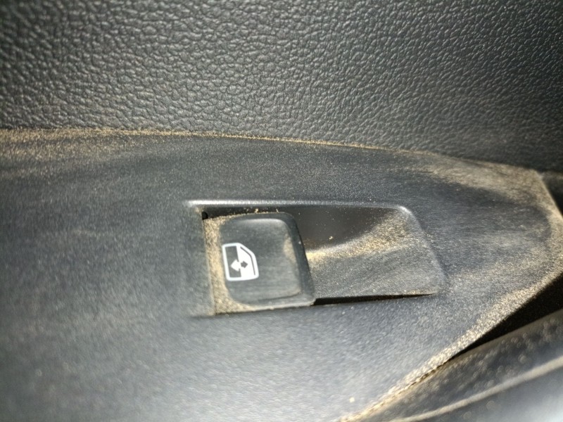 Recambio de mando elevalunas trasero izquierdo para volkswagen t-cross (c11, d31) 1.0 tsi referencia OEM IAM   