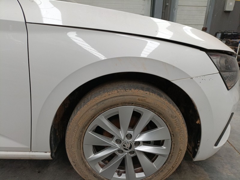 Recambio de aleta delantera derecha para skoda scala (nw1) 1.0 tsi referencia OEM IAM   