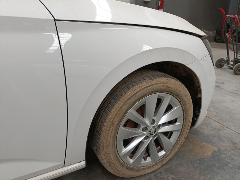 Recambio de aleta delantera derecha para skoda scala (nw1) 1.0 tsi referencia OEM IAM   