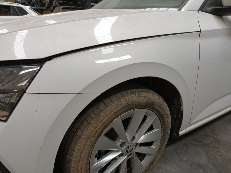 Recambio de aleta delantera izquierda para skoda scala (nw1) 1.0 tsi referencia OEM IAM   