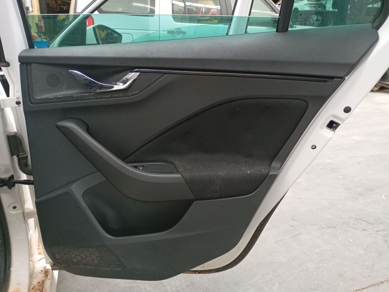Recambio de guarnecido puerta trasera derecha para skoda kamiq (nw4) 1.0 tsi referencia OEM IAM   