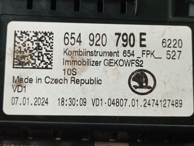 Recambio de cuadro instrumentos para skoda kamiq (nw4) 1.0 tsi referencia OEM IAM 654920790E  