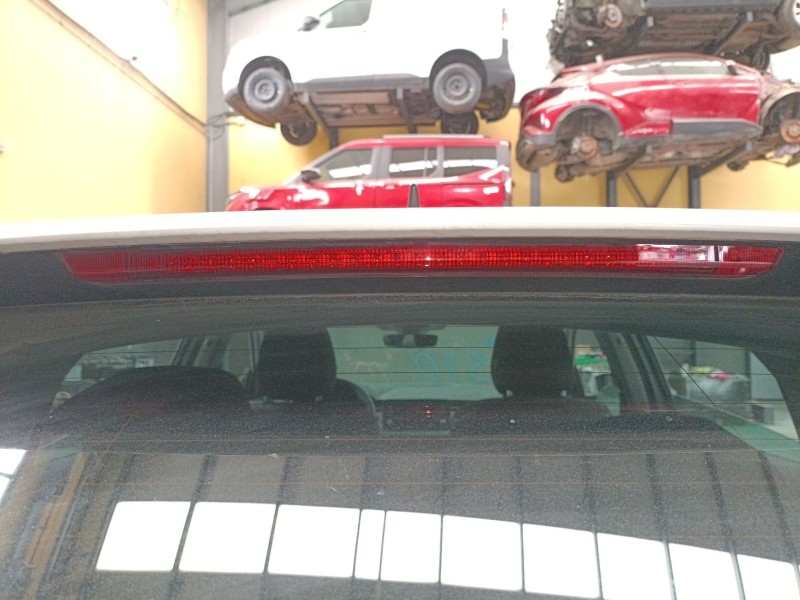 Recambio de luz central de freno para skoda scala (nw1) 1.0 tsi referencia OEM IAM   