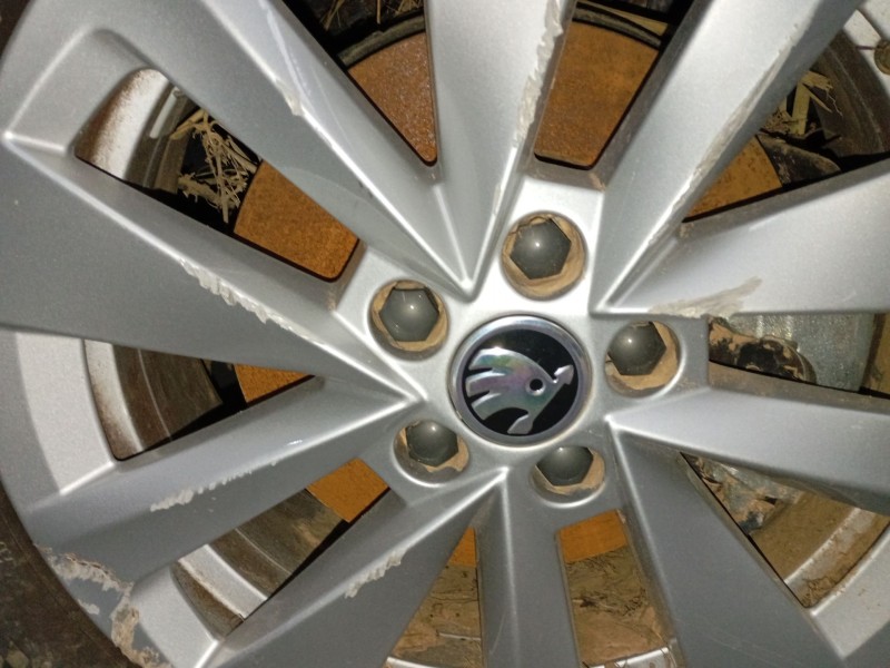 Recambio de llanta sin neumatico para skoda kamiq (nw4) 1.0 tsi referencia OEM IAM 16 PULGADAS  