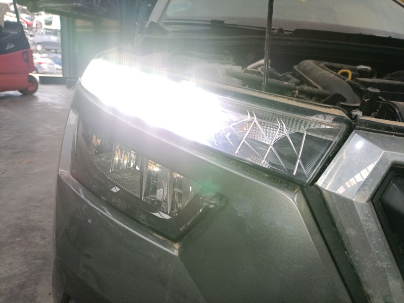 Recambio de faro derecho xenon para skoda kamiq (nw4) 1.0 tsi referencia OEM IAM 658941016  