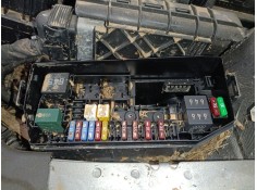 CAJA RELES / FUSIBLES 