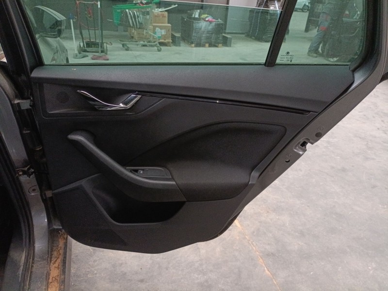 Recambio de guarnecido puerta trasera derecha para skoda kamiq (nw4) 1.0 tsi referencia OEM IAM   