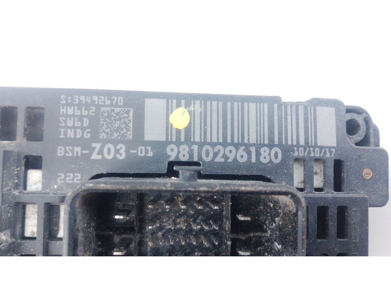 Recambio de caja reles / fusibles para peugeot 3008 suv referencia OEM IAM 9810296180  
