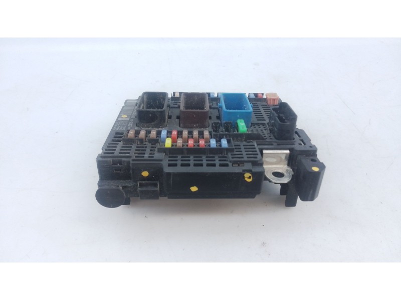 Recambio de caja reles / fusibles para peugeot 3008 suv referencia OEM IAM 9810296180  