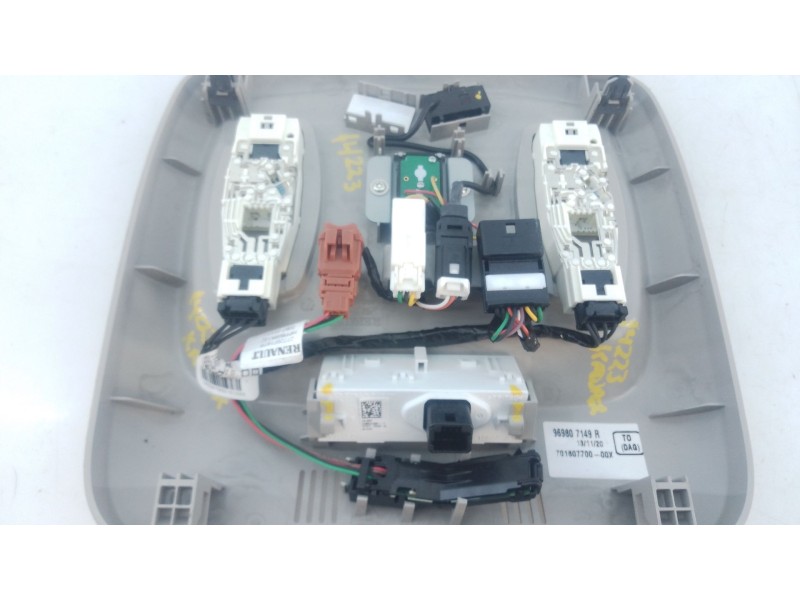 Recambio de luz interior para renault kadjar (ha_, hl_) 1.5 blue dci 115 referencia OEM IAM   