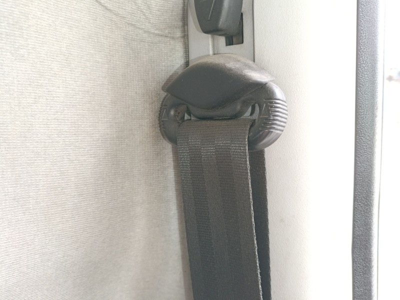 Recambio de cinturon seguridad delantero izquierdo para iveco daily vi caja/chasis 33s13, 35s13, 35c13 referencia OEM IAM   