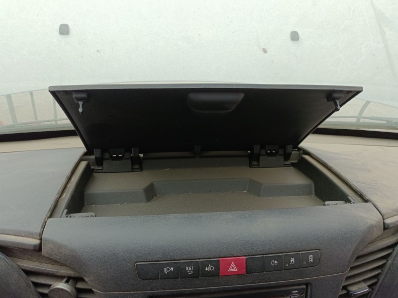 Recambio de guantera para iveco daily vi caja/chasis 33s13, 35s13, 35c13 referencia OEM IAM   