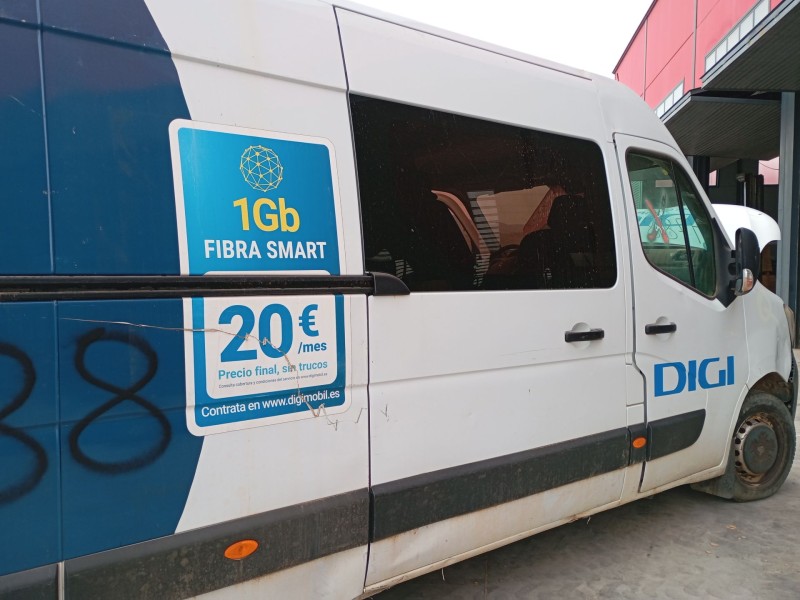 Recambio de puerta lateral corredera derecha para renault master iii furgoneta (fv) 2.3 dci 135 fwd (fv0n, fv08) referencia OEM 