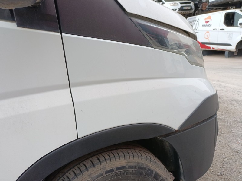 Recambio de aleta delantera derecha para iveco daily vi caja/chasis 33s13, 35s13, 35c13 referencia OEM IAM   
