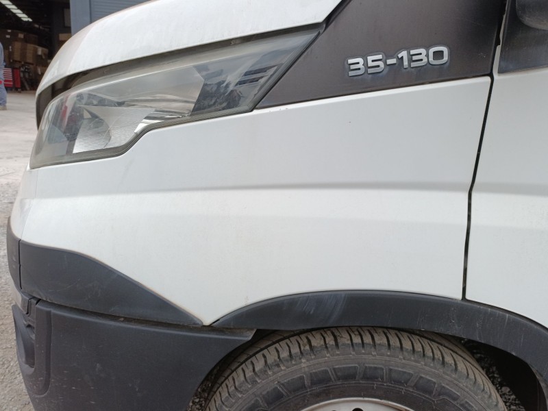 Recambio de aleta delantera izquierda para iveco daily vi caja/chasis 33s13, 35s13, 35c13 referencia OEM IAM   