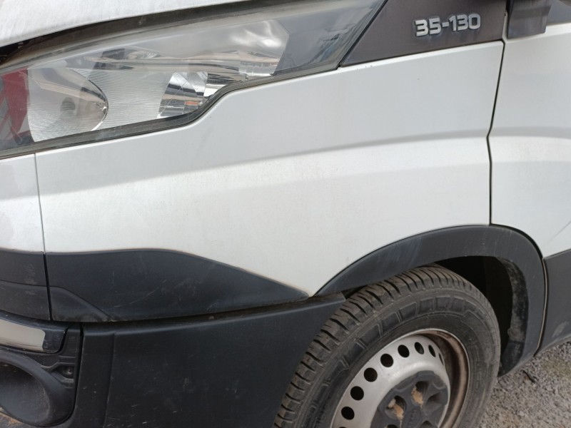 Recambio de aleta delantera izquierda para iveco daily vi caja/chasis 33s13, 35s13, 35c13 referencia OEM IAM   