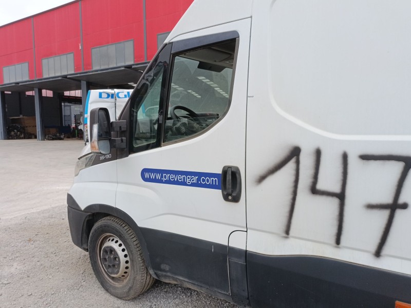Recambio de puerta delantera izquierda para iveco daily vi caja/chasis 33s13, 35s13, 35c13 referencia OEM IAM   
