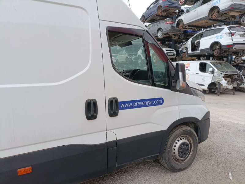 Recambio de puerta delantera derecha para iveco daily vi caja/chasis 33s13, 35s13, 35c13 referencia OEM IAM   
