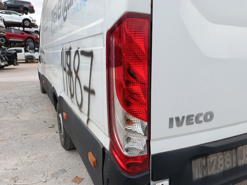 Recambio de piloto trasero izquierdo para iveco daily vi caja/chasis 33s13, 35s13, 35c13 referencia OEM IAM   