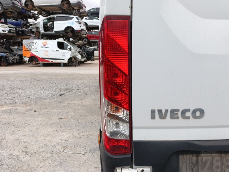 Recambio de piloto trasero izquierdo para iveco daily vi caja/chasis 33s13, 35s13, 35c13 referencia OEM IAM   