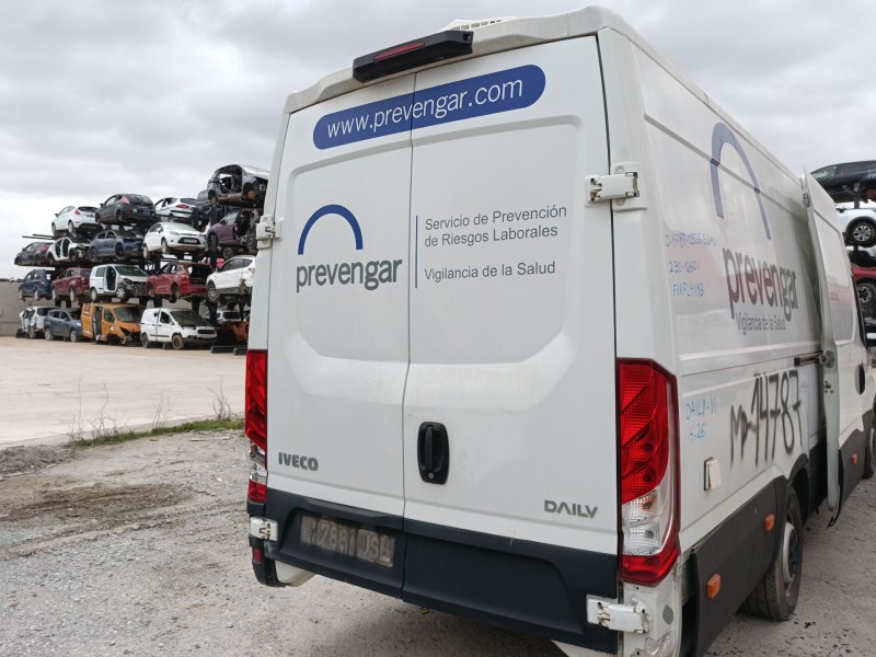 Recambio de porton trasero derecho para iveco daily vi caja/chasis 33s13, 35s13, 35c13 referencia OEM IAM   