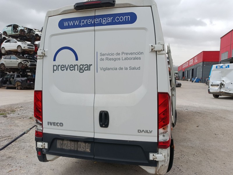 Recambio de porton trasero derecho para iveco daily vi caja/chasis 33s13, 35s13, 35c13 referencia OEM IAM   