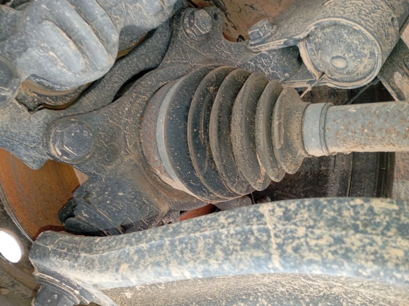 Recambio de mangueta delantera derecha para renault master iii furgoneta (fv) 2.3 dci 135 fwd (fv0n, fv08) referencia OEM IAM   