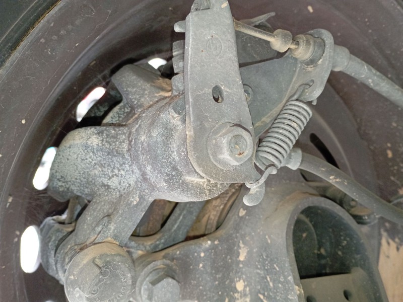 Recambio de pinza freno trasera izquierda para renault master iii furgoneta (fv) 2.3 dci 135 fwd (fv0n, fv08) referencia OEM IAM