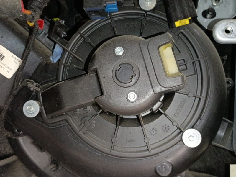 Recambio de ventilador calefaccion para iveco daily vi caja/chasis 33s13, 35s13, 35c13 referencia OEM IAM   