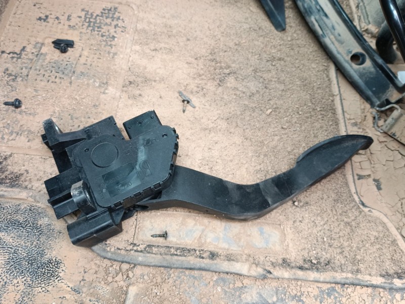 Recambio de pedal acelerador para iveco daily vi caja/chasis 33s13, 35s13, 35c13 referencia OEM IAM   