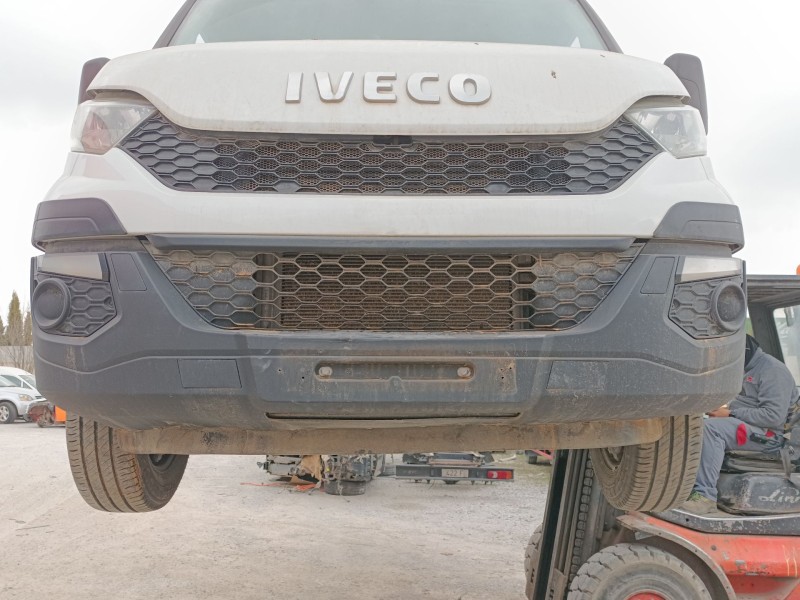 Recambio de paragolpes delantero para iveco daily vi caja/chasis 33s13, 35s13, 35c13 referencia OEM IAM   