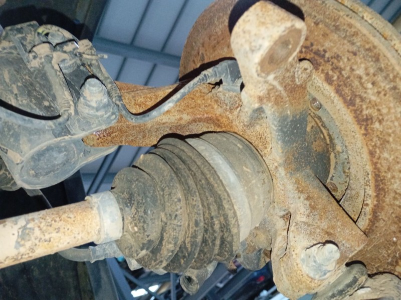 Recambio de mangueta delantera derecha para dacia sandero ii (b8_) 1.5 dci referencia OEM IAM   