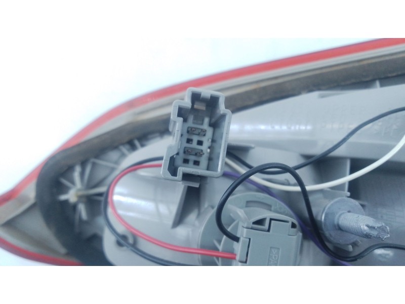 Recambio de piloto trasero izquierdo porton para ford focus iii turnier 1.6 ti referencia OEM IAM   