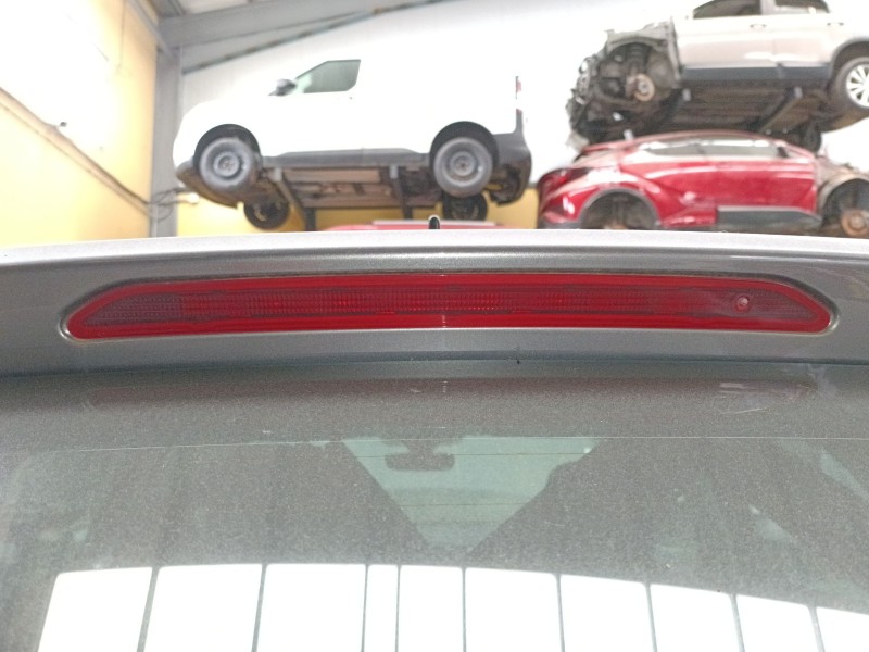 Recambio de luz central de freno para skoda karoq (nu7, nd7) 1.5 tsi referencia OEM IAM   