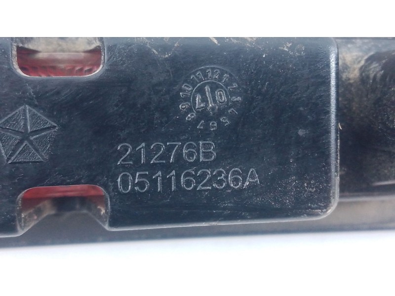 Recambio de luz central de freno para chrysler jeep patriot limited referencia OEM IAM   