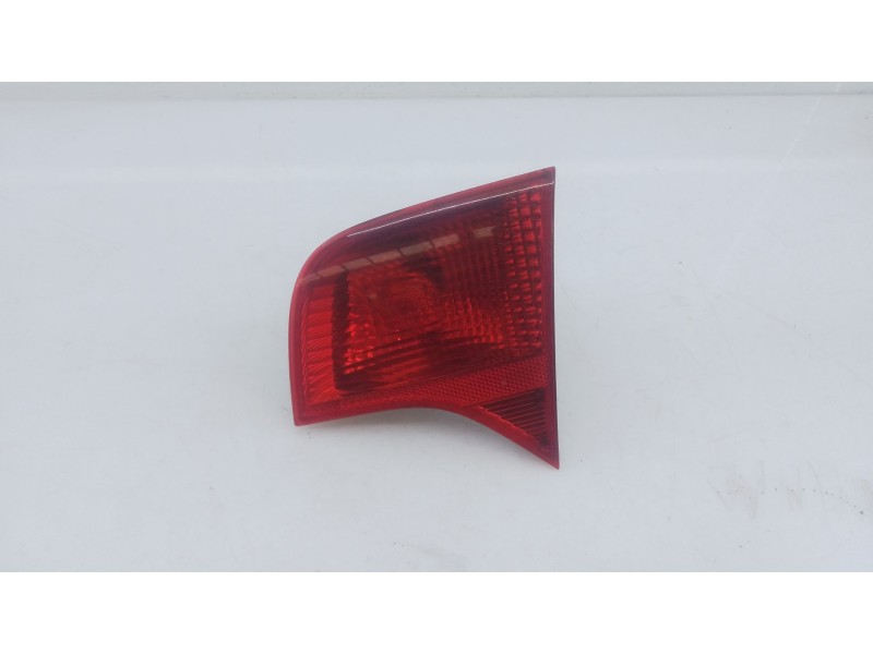 Recambio de piloto trasero derecho porton para audi a4 berlina (8e) 2.0 tdi referencia OEM IAM   