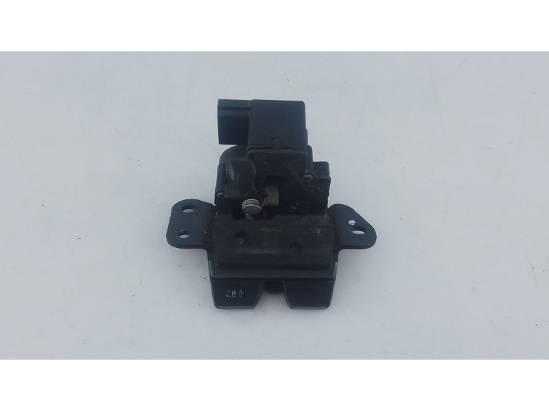 Recambio de cerradura maletero / porton para kia cee´d active referencia OEM IAM   
