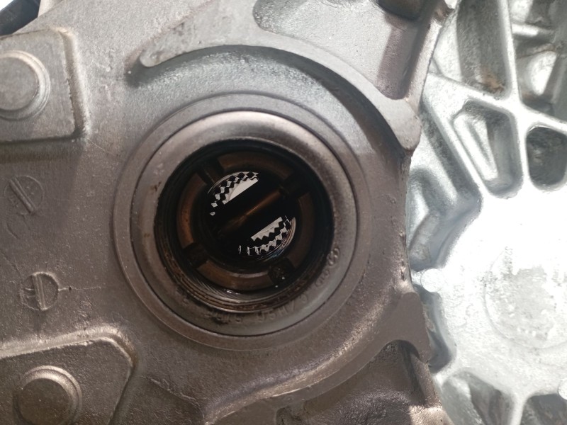 Recambio de caja cambios para kia carens iv 1.7 crdi referencia OEM IAM WHW6  