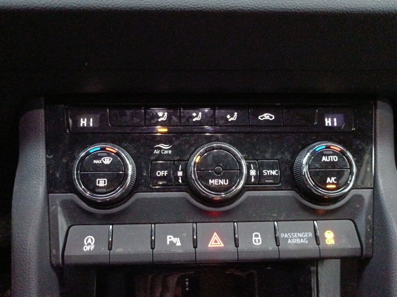 Recambio de mando climatizador para skoda karoq (nu7, nd7) 1.5 tsi referencia OEM IAM   