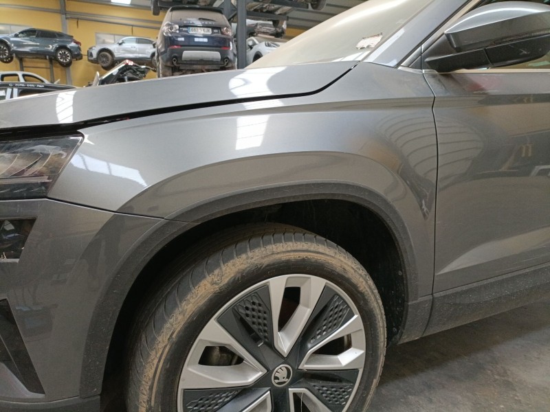 Recambio de aleta delantera izquierda para skoda karoq (nu7, nd7) 1.5 tsi referencia OEM IAM   